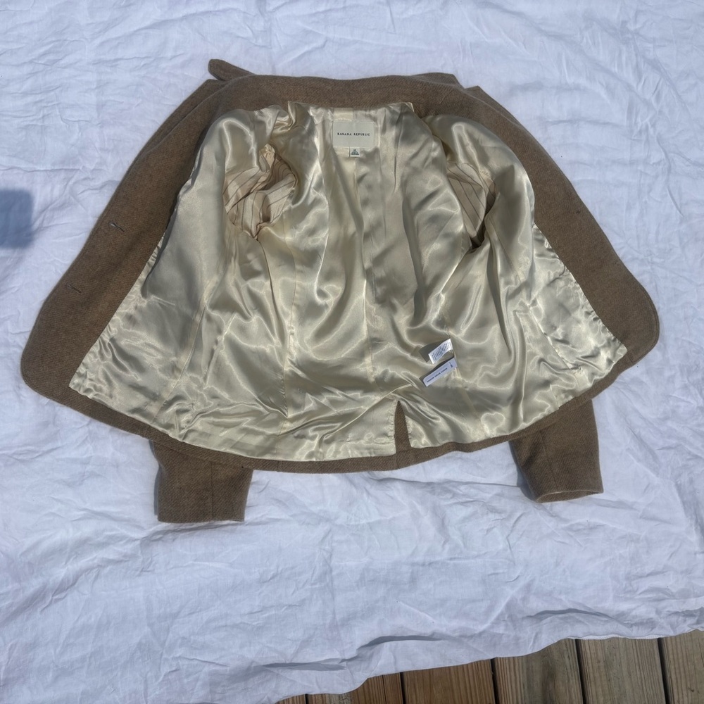 Banana Republic Cream Satin Lining